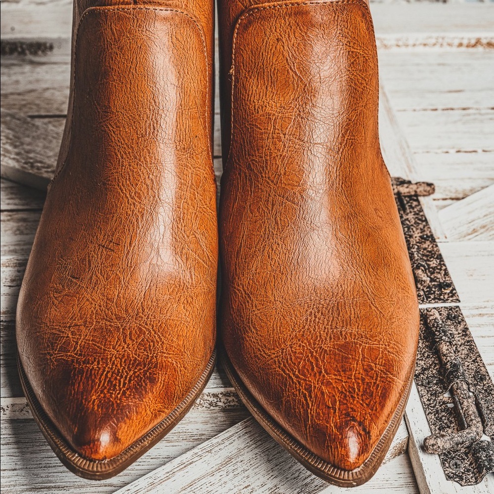 NWT Camel Booties - Picture 5 of 6